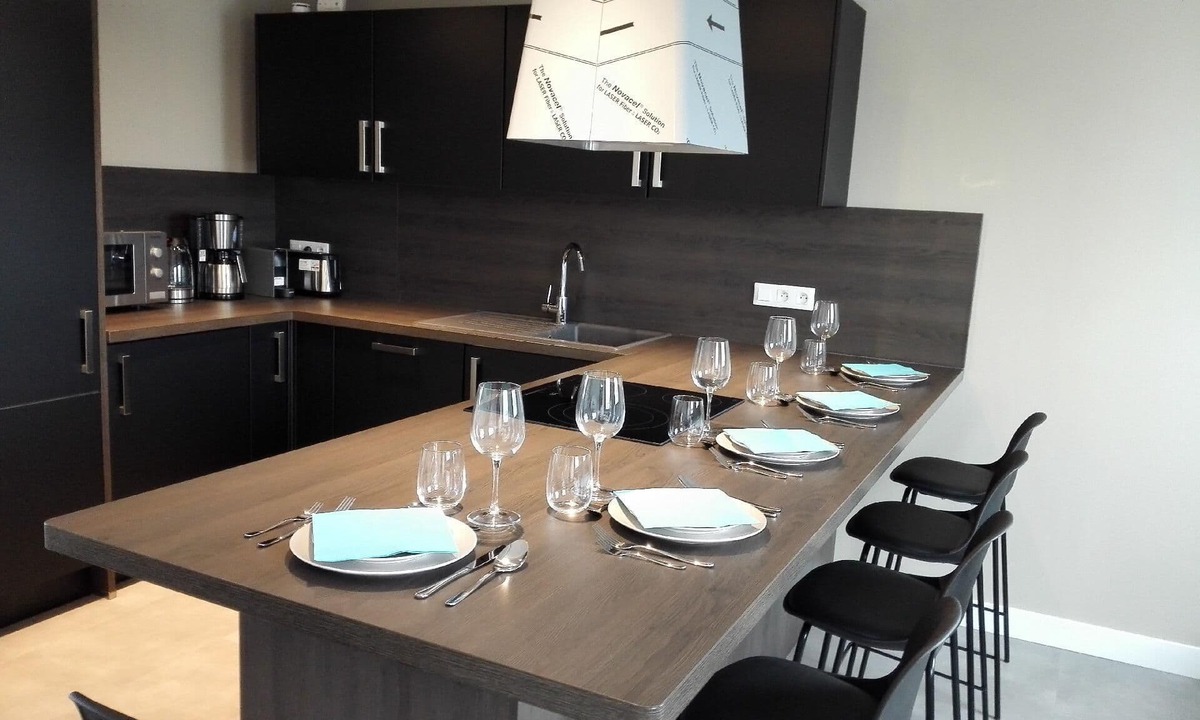 Saint-Quentin Apartment | Contemporary duplex apartment near SPA