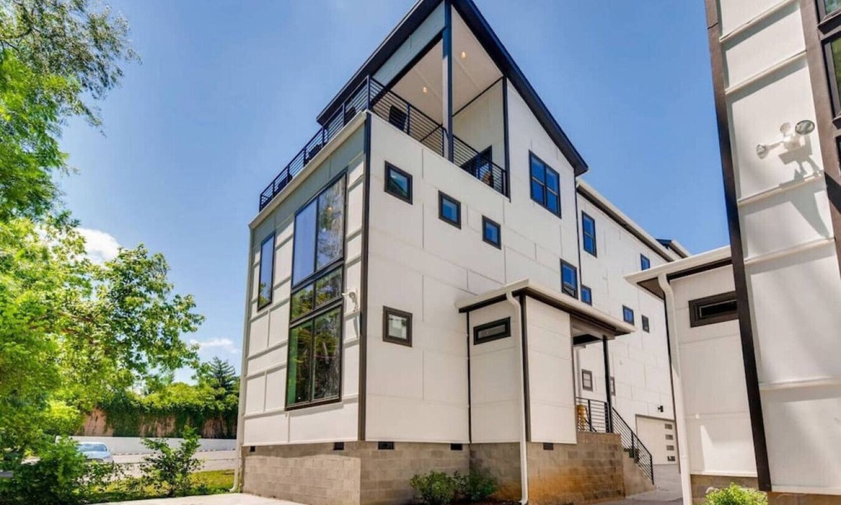 Berry Hill House | Contemporary Escape Near Downtown!