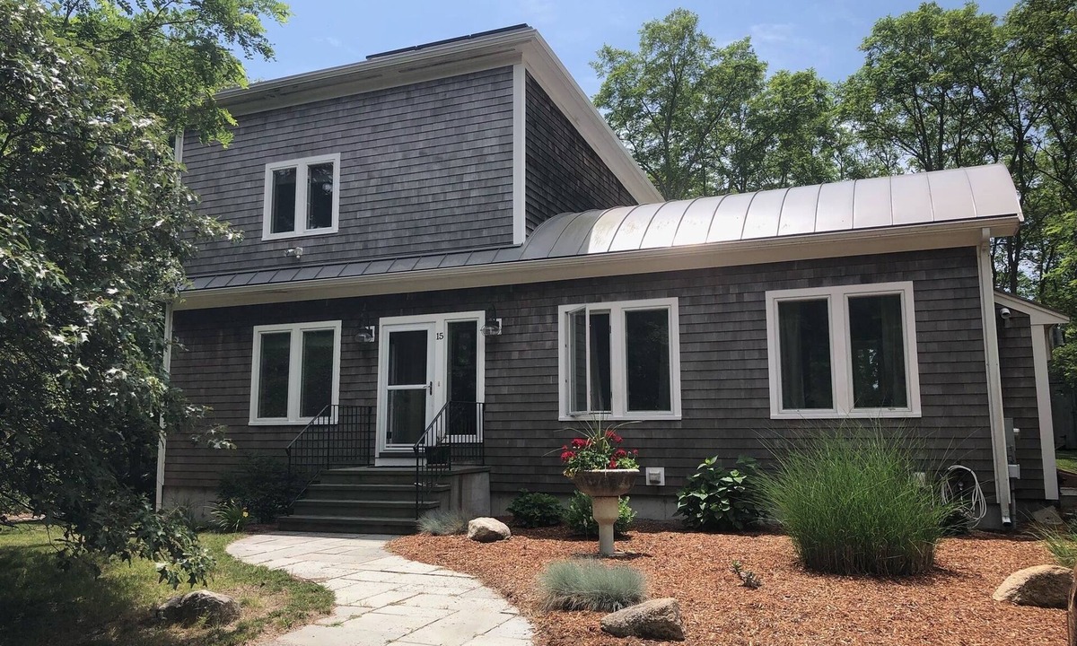 Wellfleet House | Contemporary Home Near Lieutenant's Island (CS0009)