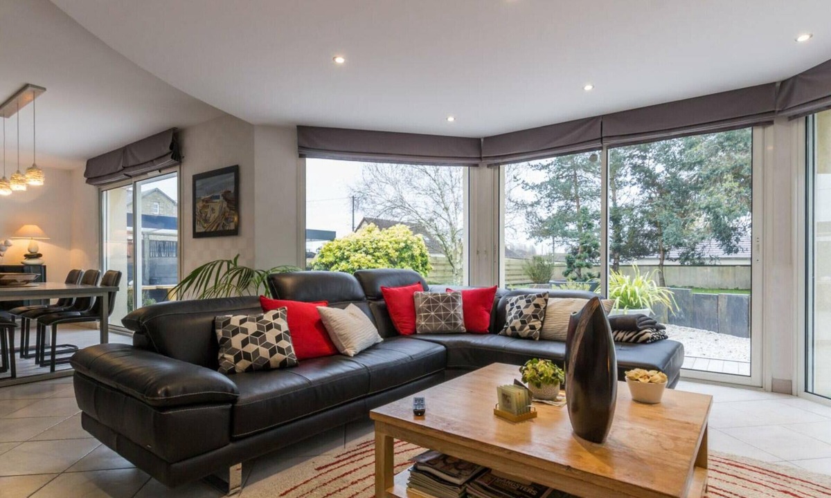 Jullouville Cottage | Contemporary house in Jullouville with private pool and garden