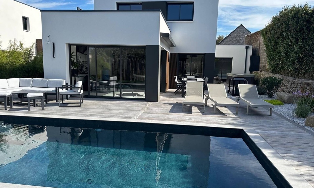 Guerande Villa | Contemporary house in the heart of Guérande with pool and spa