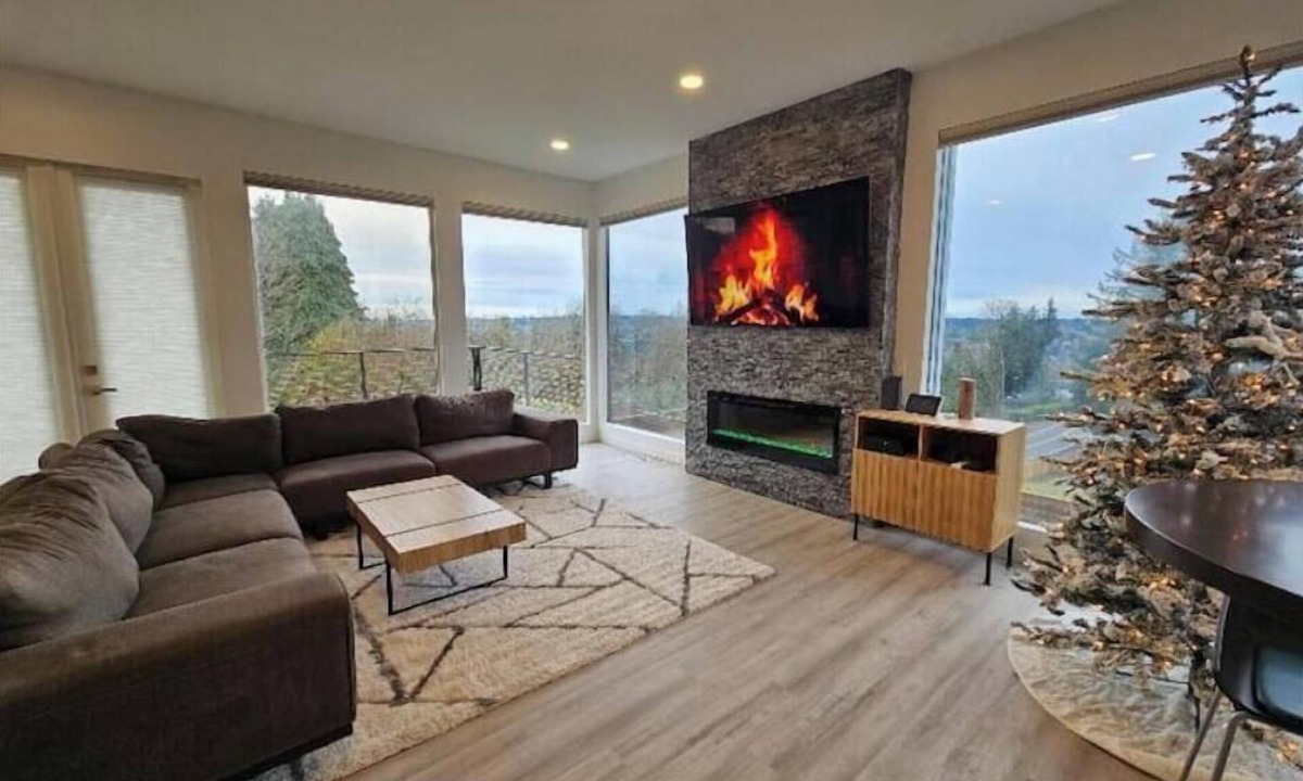 Bryn Mawr-Skyway House | Contemporary House in Seattle