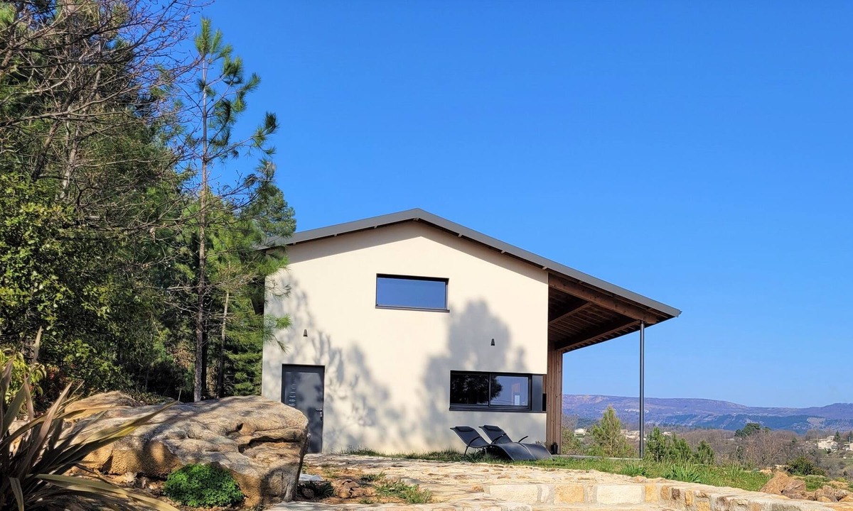 Ucel Villa | Contemporary house with panoramic pool