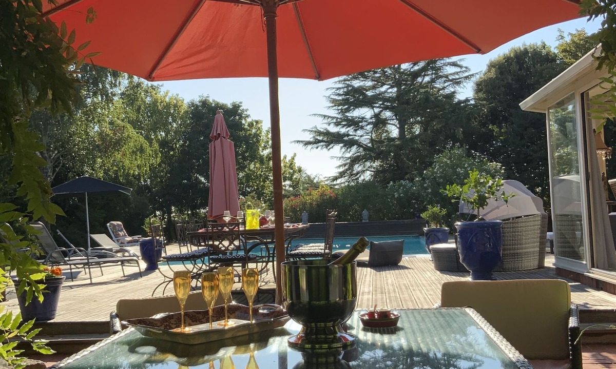 Nalliers Villa | Contemporary luxury villa