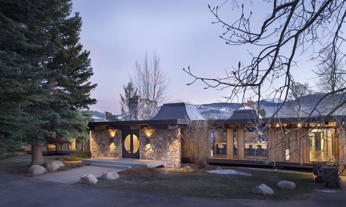 Woody Creek House | Contemporary McLain Flats Estate