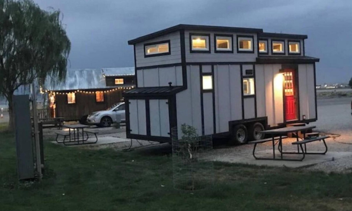 Lindon House | Contemporary - Modern Tiny Home on the Lake