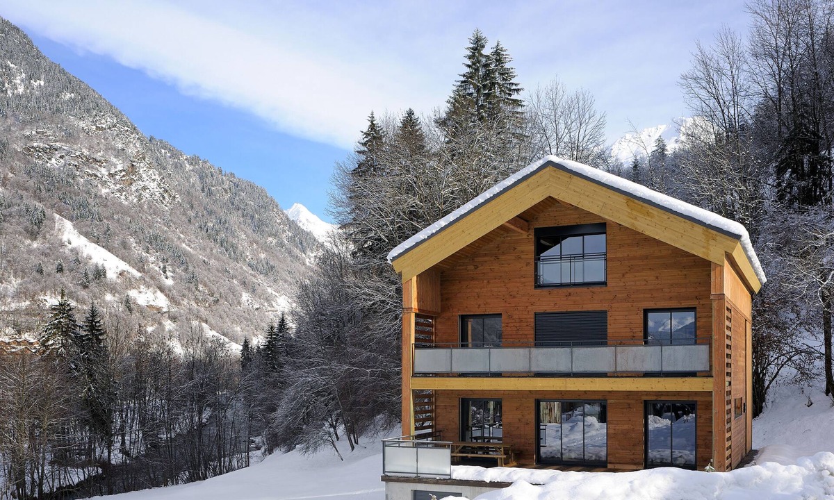 Bozel Ski Chalet | Contemporary Mountain Chalet