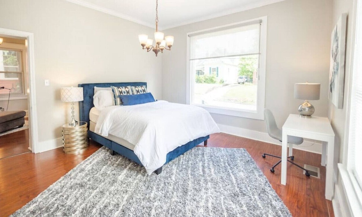 Midtown House | Contemporary & Spacious Home in Heart of Midtown!