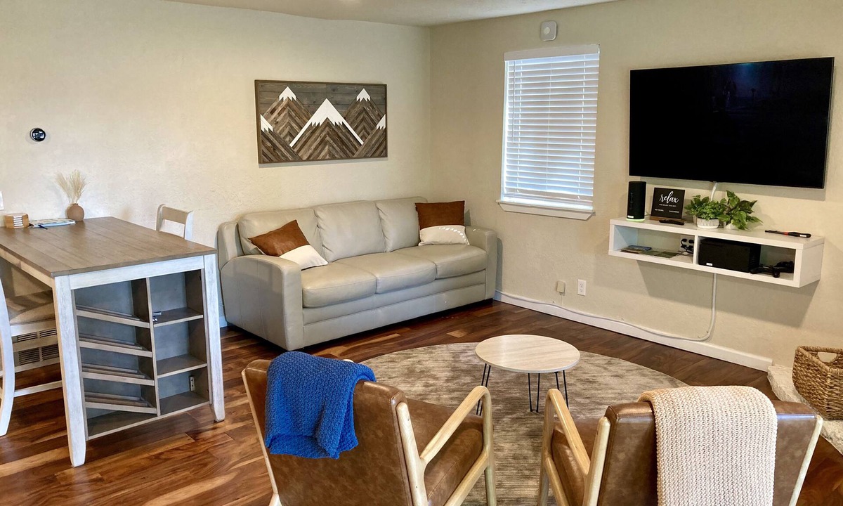 Sunriver Apartment | Contemporary Studio . dog-friendly