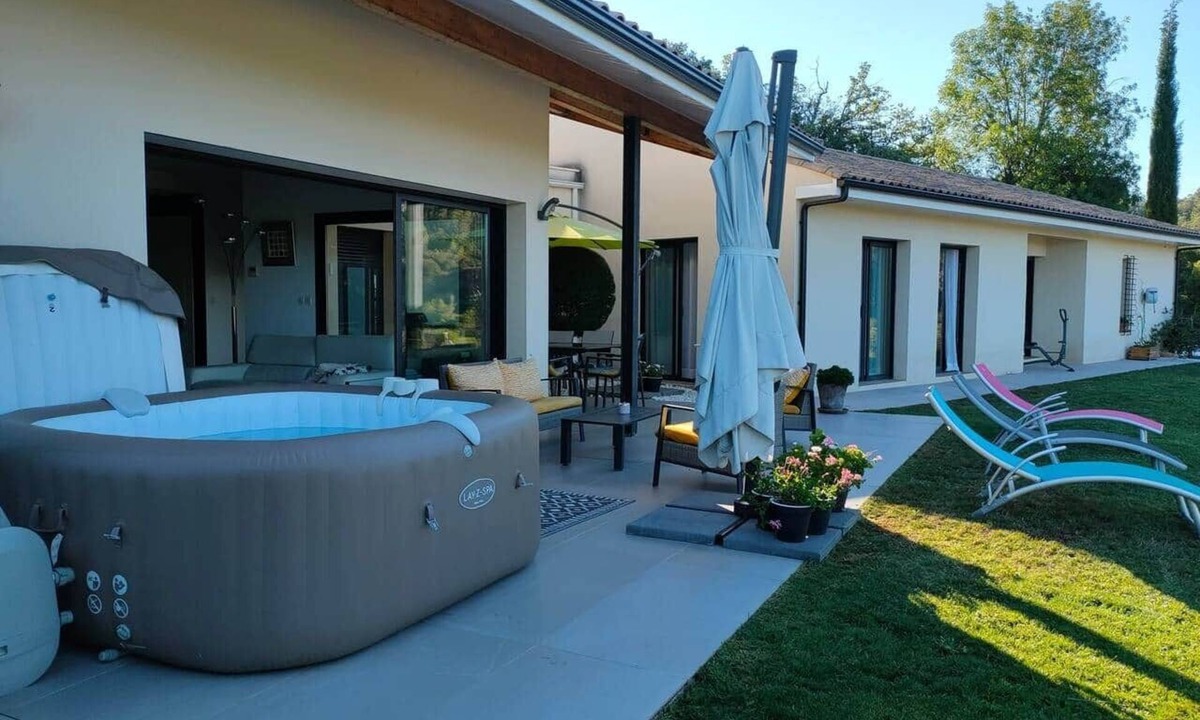 Bedarieux Villa | Contemporary Villa with Panoramic Views