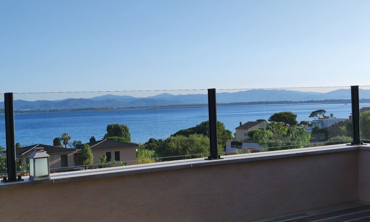 Giens Villa | Contemporary villa with sea view