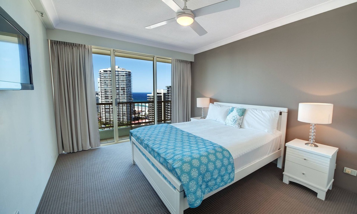 Main Beach Apartment | Contessa Holiday Apartments