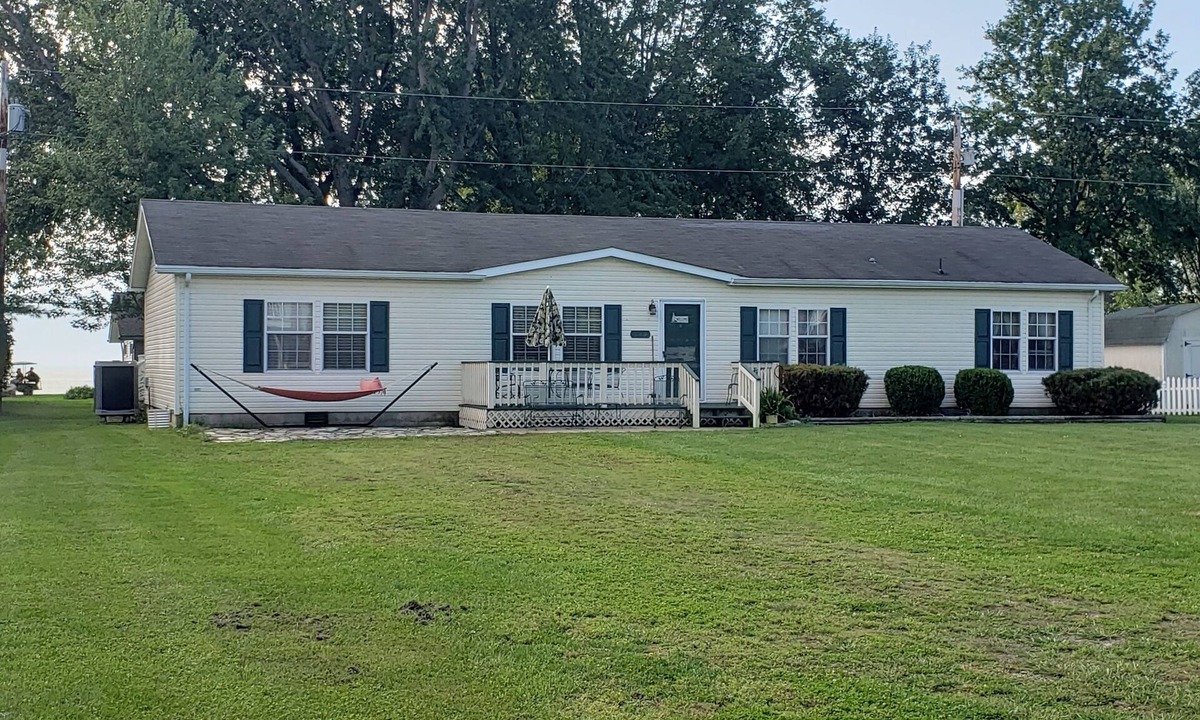 Kelleys Island Cottage | Conti's Cottage-Lake Views