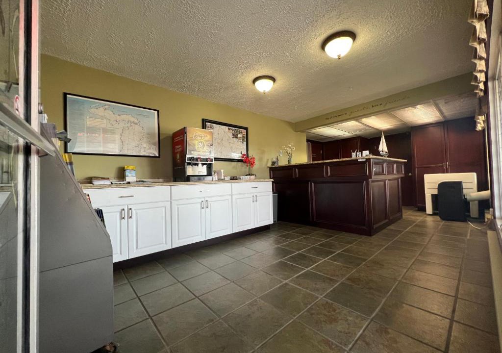 Cheboygan Hotel | continental inn