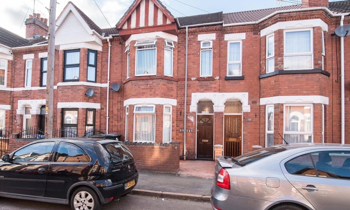 Coventry House | Contractor 4-Bed House in Coventry