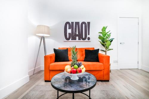 Newcastle-Under-Lyme House | Contractor Accommodation - Parking - Fast WiFi - Sleeps 9 - Flexible Stay