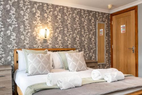 Margam Apartment | Contractor Base - En-Suite - Parking On-Site