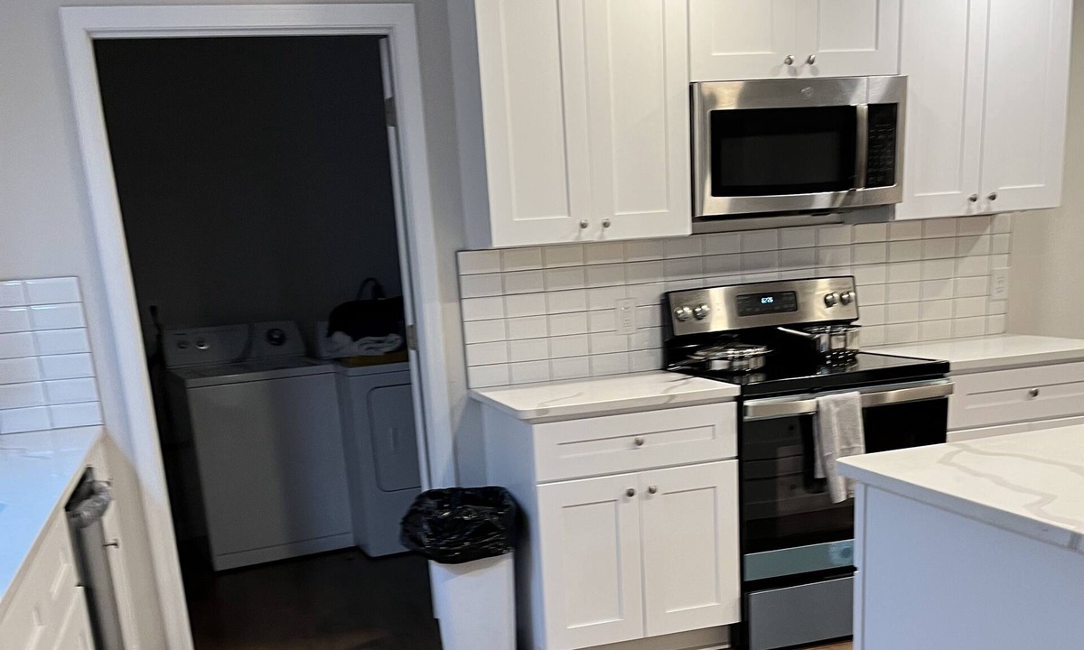 Warner Robins House | Contractors and small events