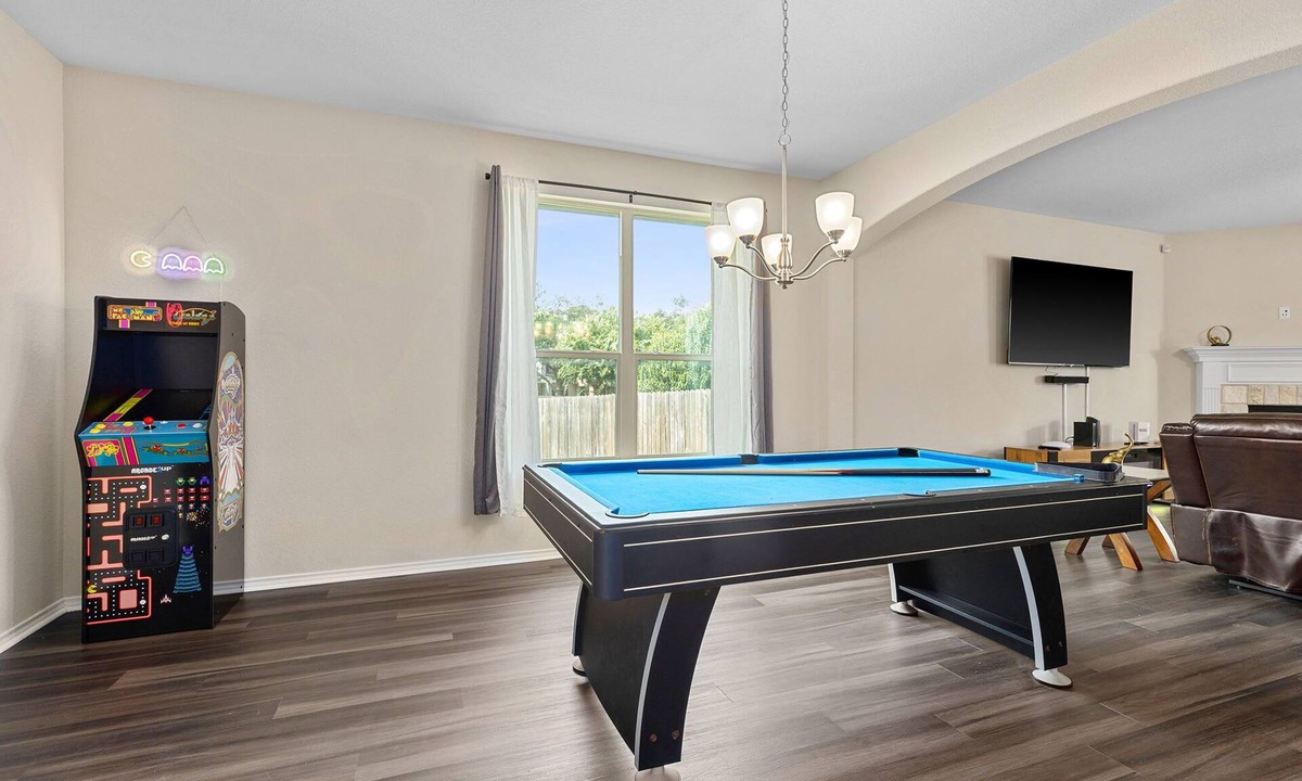 Temple House | Contractors, Families, Large Groups Welcome! Pet Friendly 12-14 PPL