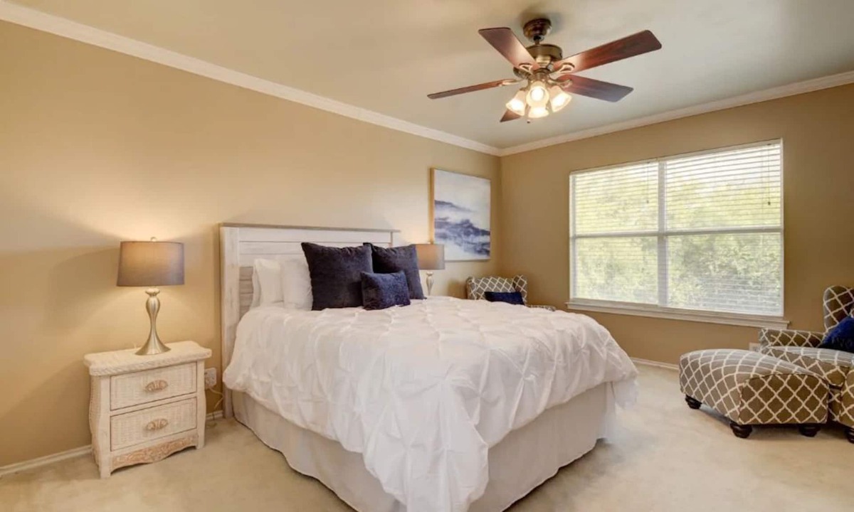 West San Antonio House | #Contractors #First Responders #Traveling Nurses #Realtors #JBSA #USAF #NSCA