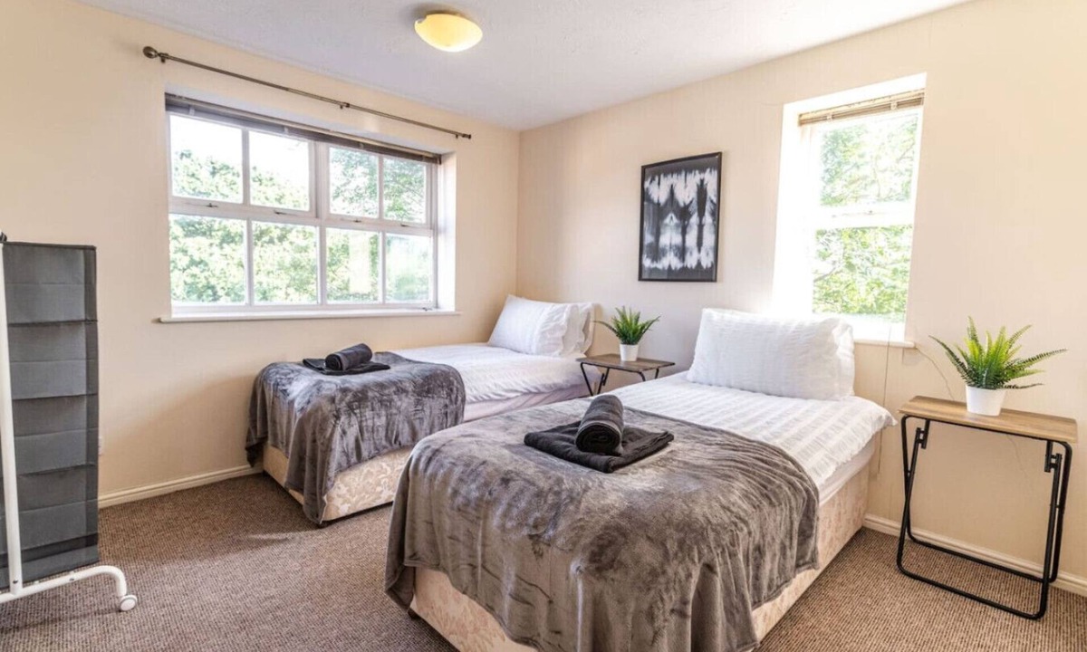 Swindon Apartment | Contractors*Long Stay Discounts*Free Parking