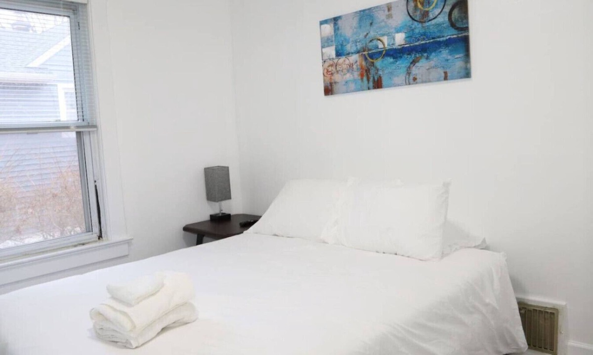 Livingston House | Convenient 3 Bed/1 Bath Home