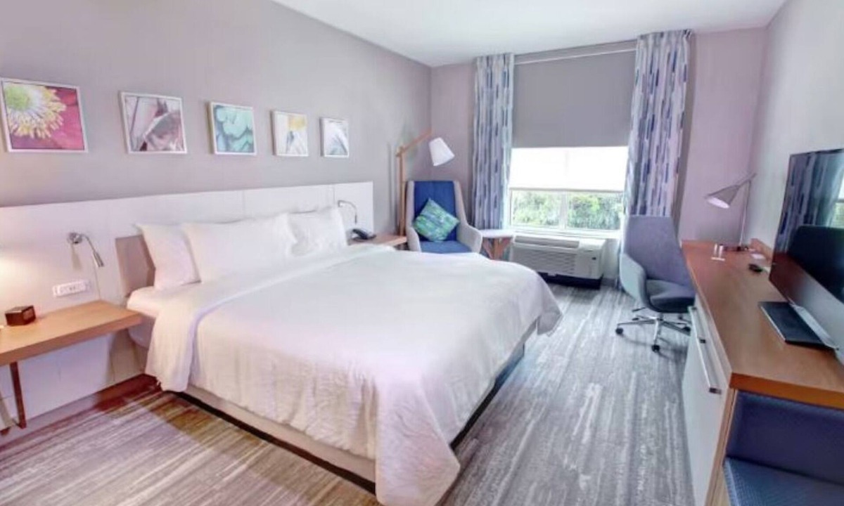 Wesley Chapel Hotel | Convenient Accommodation w/Free Parking, Pool