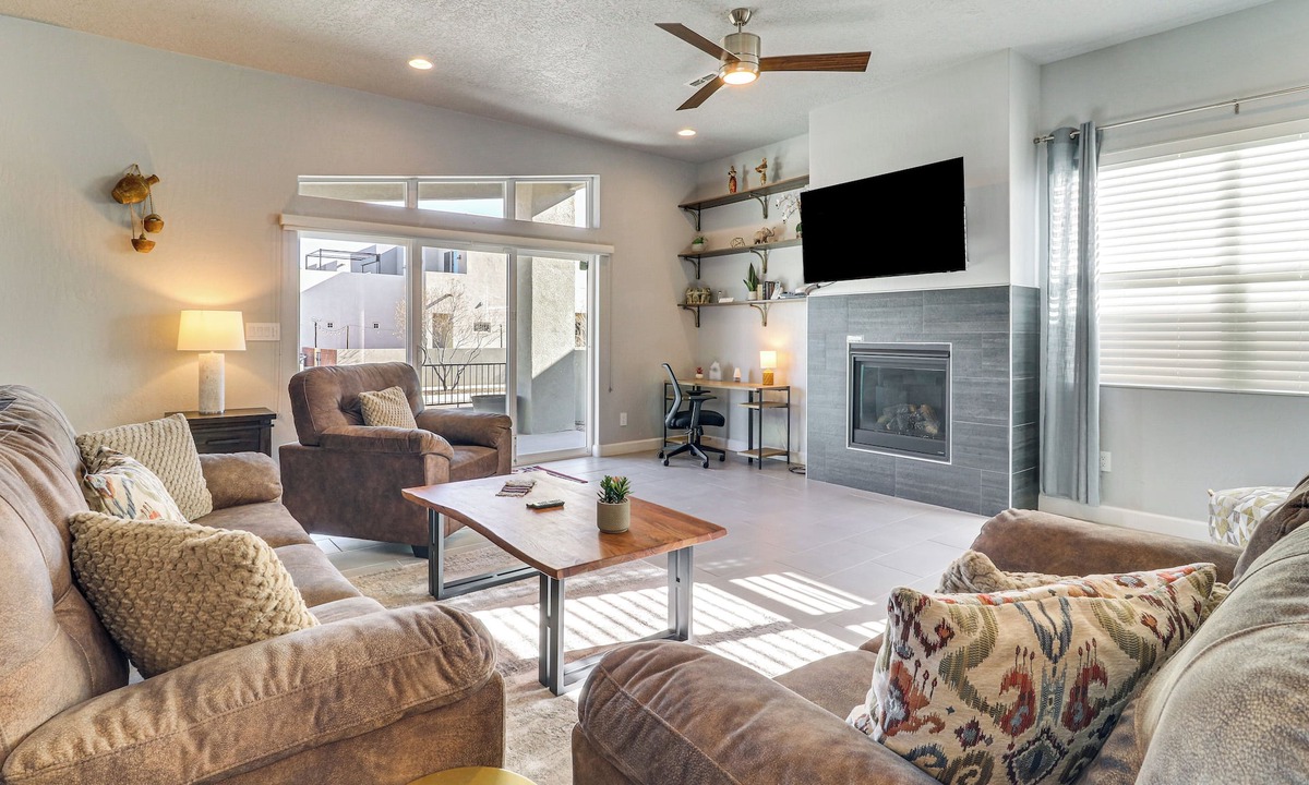 Mesa Del Sol Innovation Park House | Convenient Albuquerque Escape w/Yard: Off I-25!