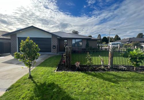 Waitara House | Convenient and comfortable Waitara