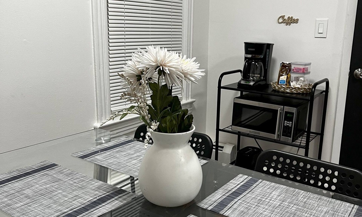 Hackensack Apartment | Convenient Apt Sleeps 6