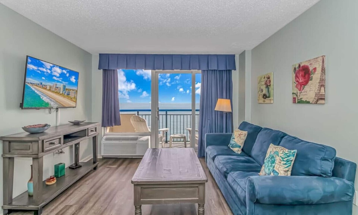 Myrtle Beach Condo | Convenient Coastal Bliss