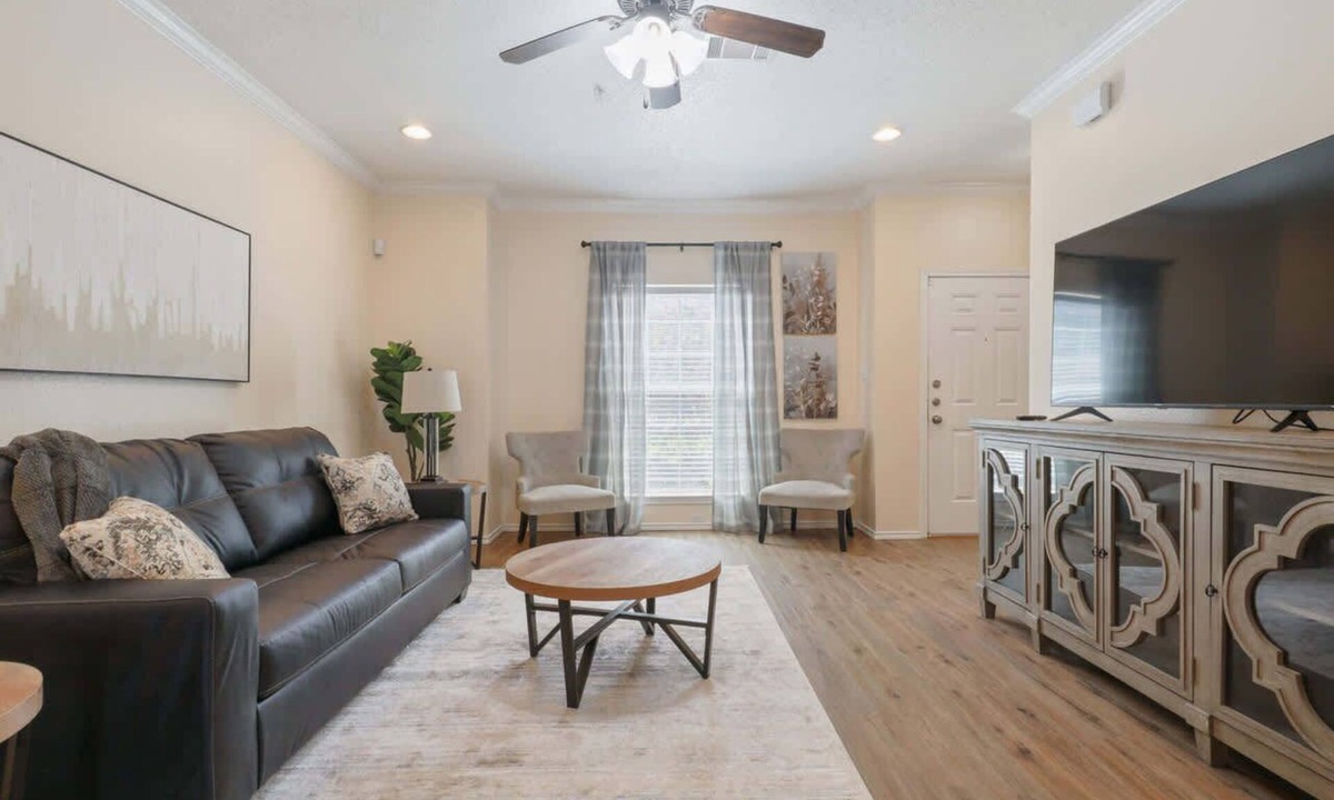 North Overton Condo | Convenient Condo - 2BR 2 BA - Walk to Tech