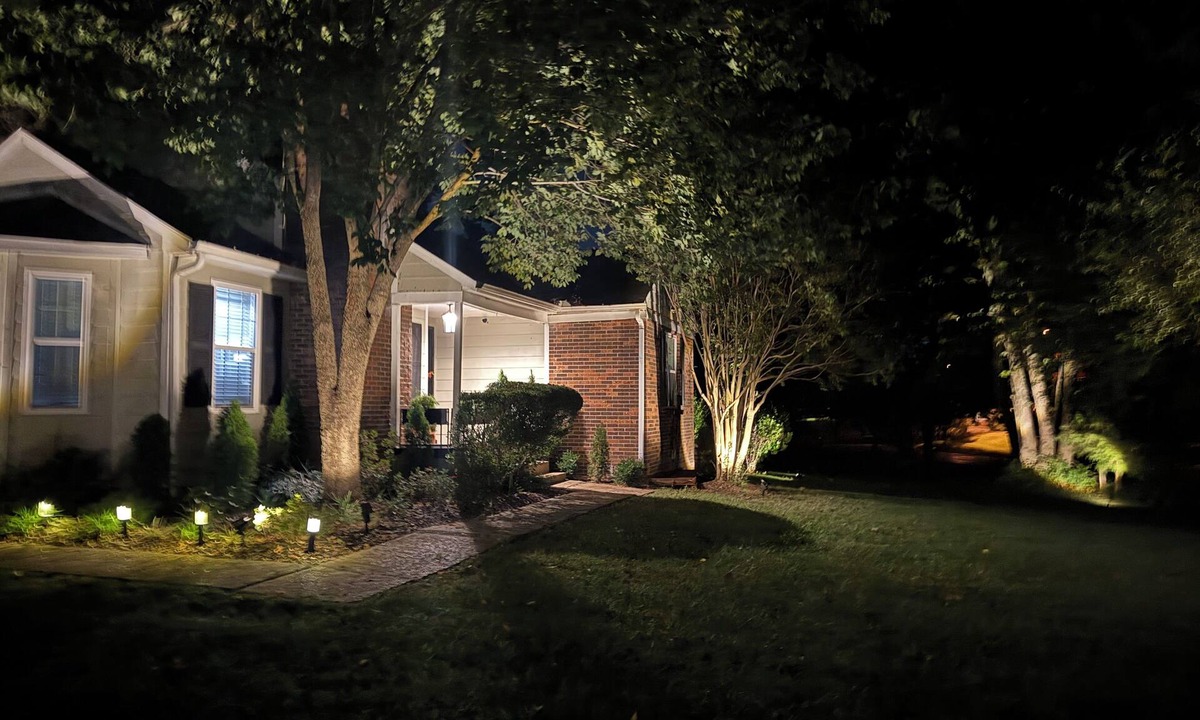 Hermitage House | Convenient, cozy home surrounded by trees, 6 miles to BNA, 13 miles to downtown.
