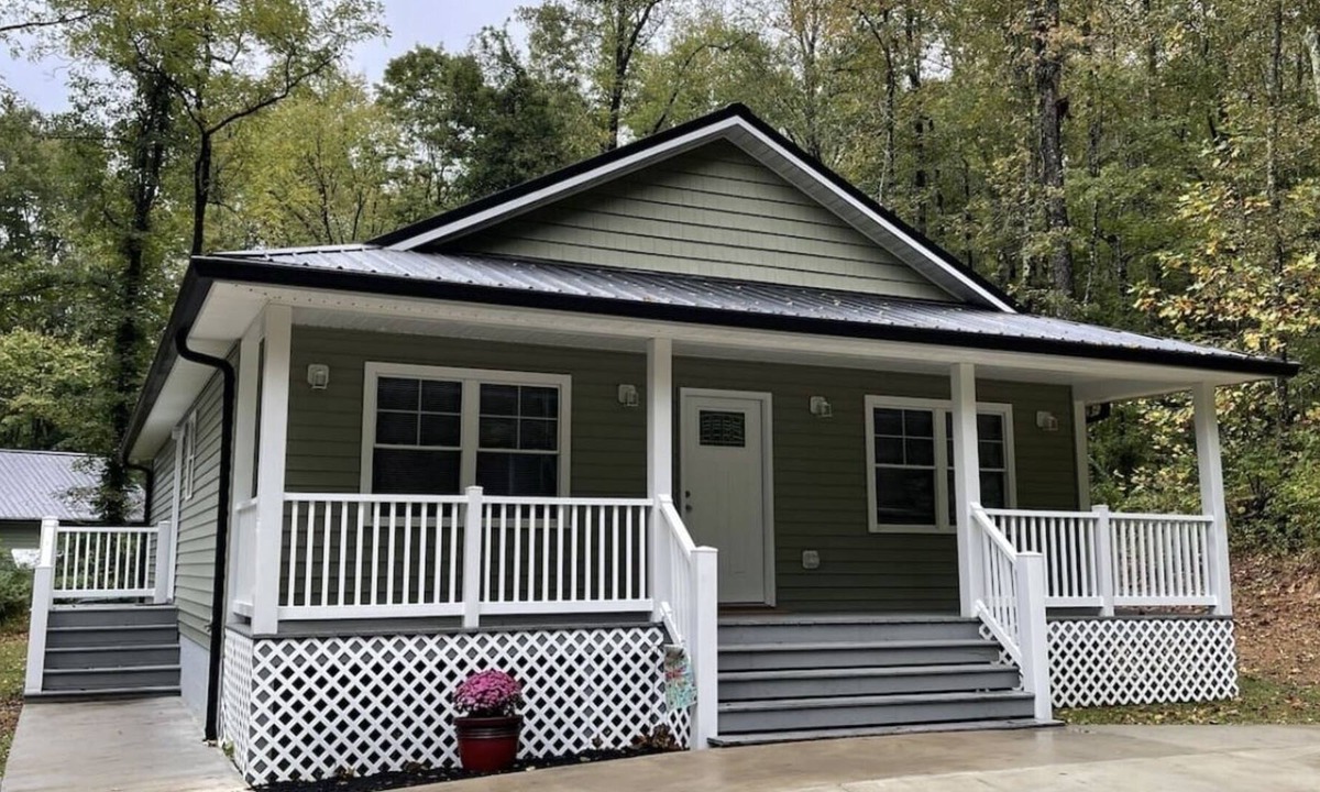 Farmville House | Convenient home close to downtown!