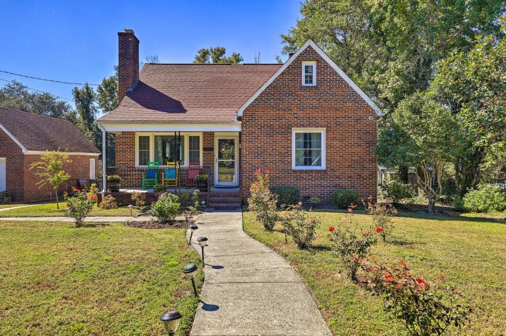 Jacksonville House | Convenient Jacksonville Home w/Yard & Patio!