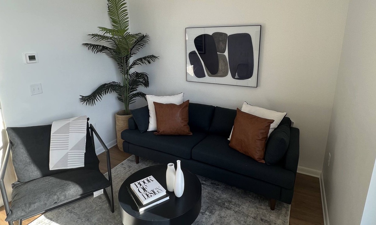 Jonesboro Apartment | Convenient loft with gated parking & 24/7 gym