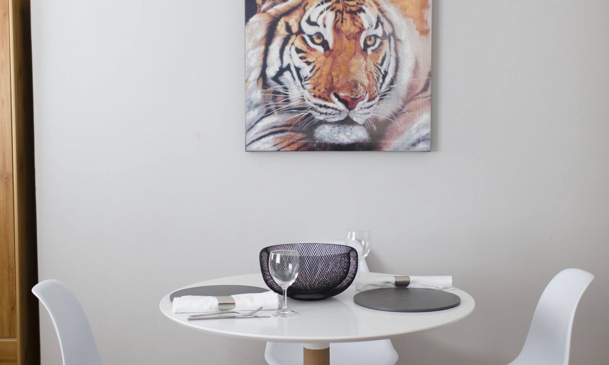 Trumpington Apartment | Convenient, modern upstairs flat