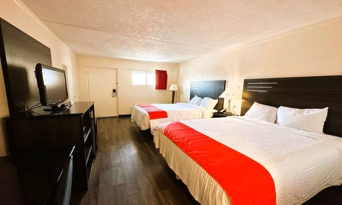 West San Antonio Hotel | Convenient Room in San Antonio with 2 Queen Beds, Microwave, and Fridge!