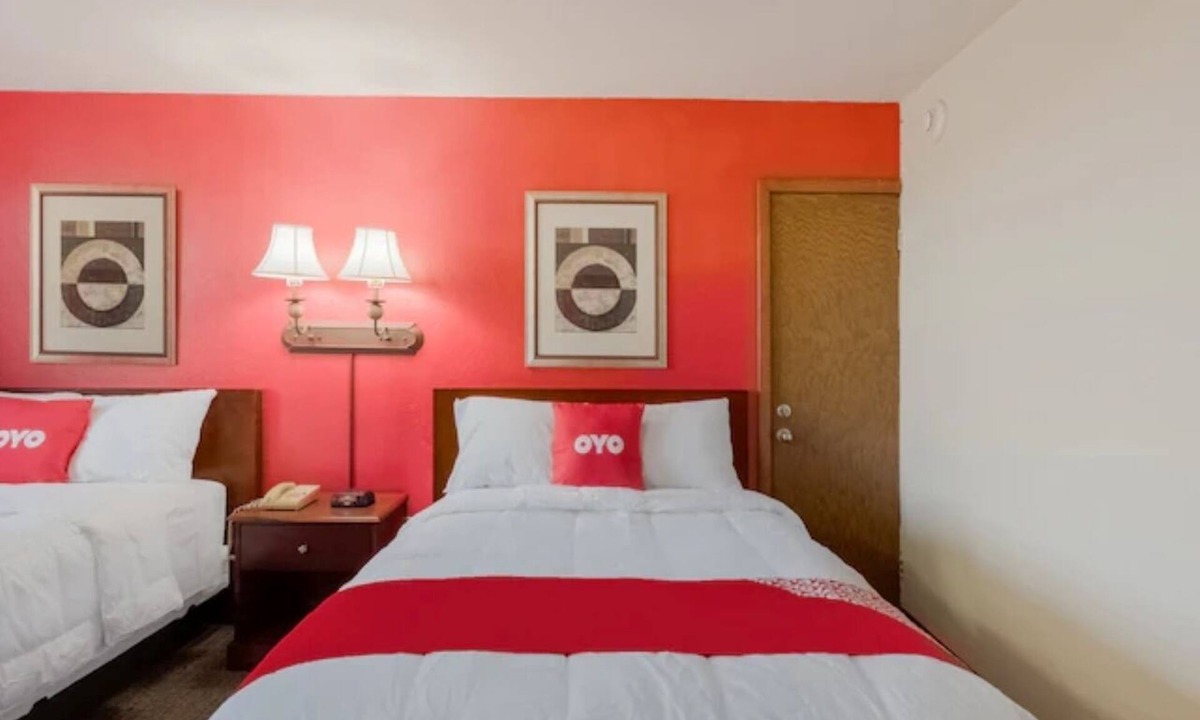 Morton Hotel | Convenient Stay Near I-74 and Downtown Morton - Complimentary Self Parking!