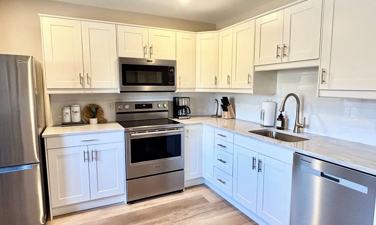 Endion Apartment | Convenient to the North Shore walk to Lake Superior, centrally located 2 bedroom