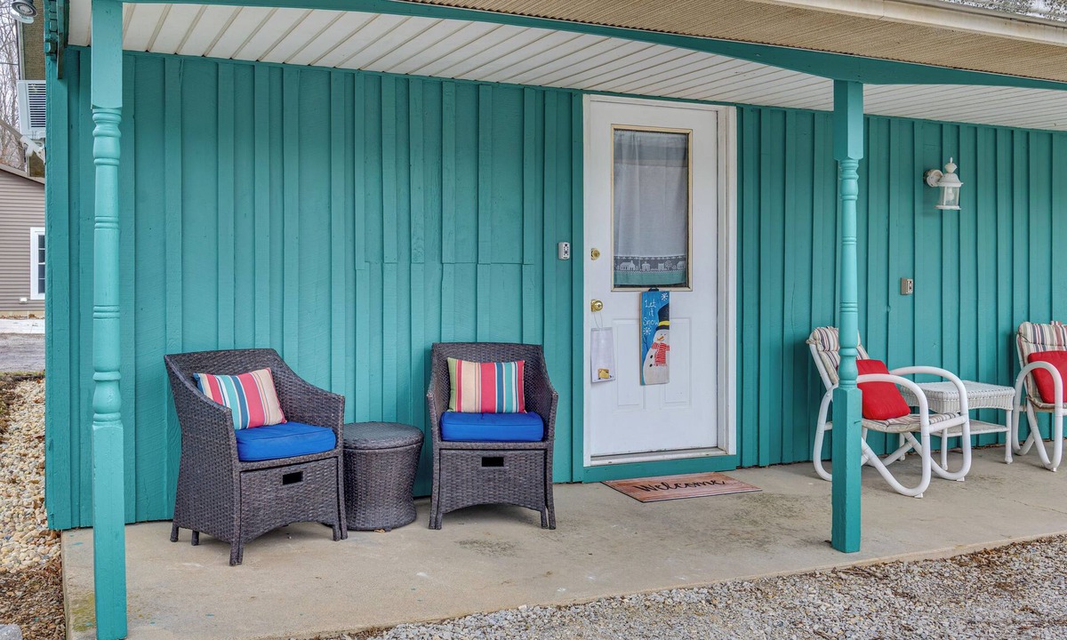 Delphi Apartment | Convenient & Walkable Main Street Studio in Delphi