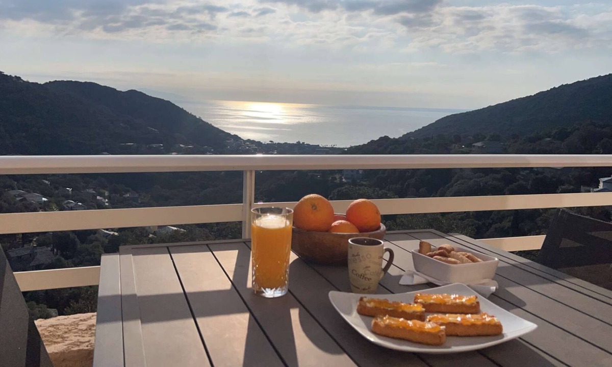 Figarella Apartment | Conveniently located between sea and mountains