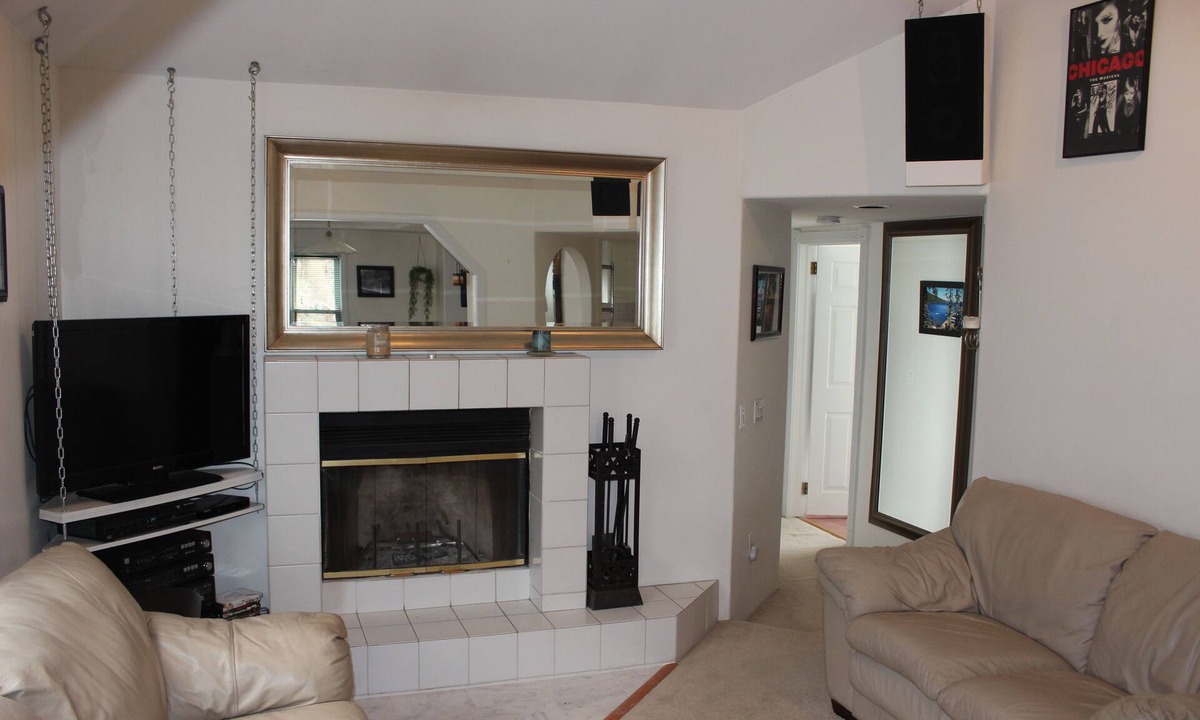 Elmira Apartment | Conveniently & centrally located for traveling medical professionals.