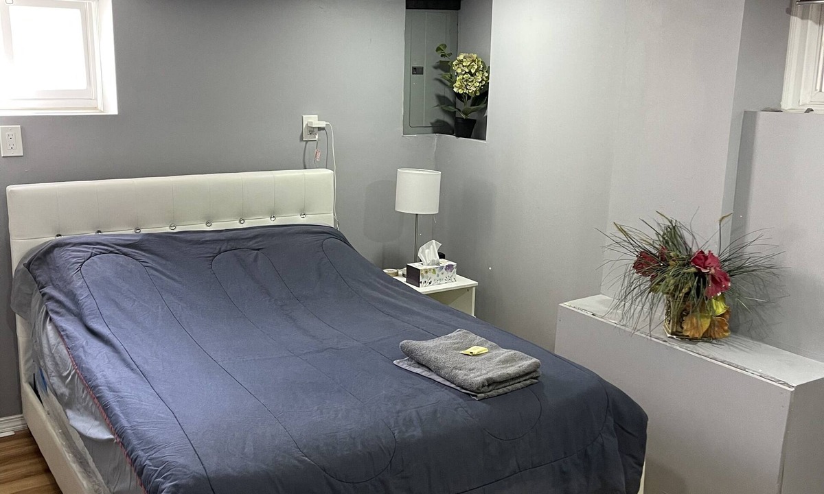 Mariners Harbor House | Conveniently located