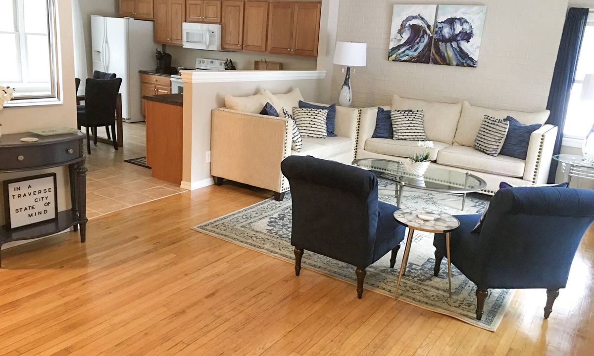 Traverse City House | Conveniently Located Cape Cod in TC, Sleeps 6