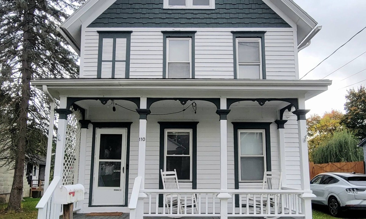 Town of Milo Cottage | Conveniently located near main street w/L2 EV charging facility