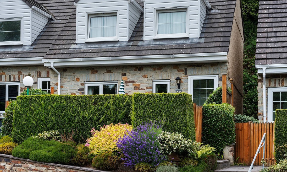 Saltash Cottage | Conveniently located to explore all that Cornwall and Devon have to offer