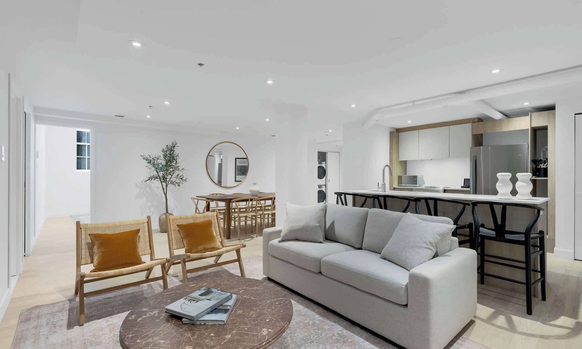 Chinatown Apartment | Convention Center-Old Mtl 4BDRS-4BA