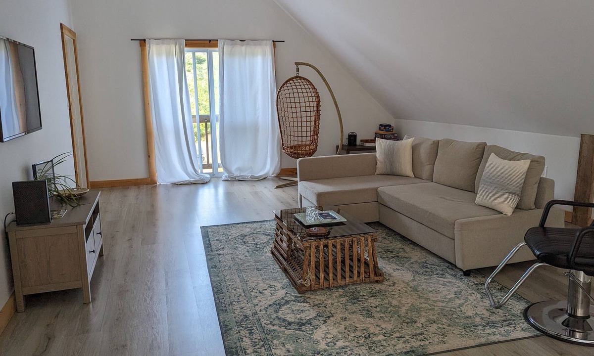 Sanford House | Converted 1800s Horse barn on 2 acres