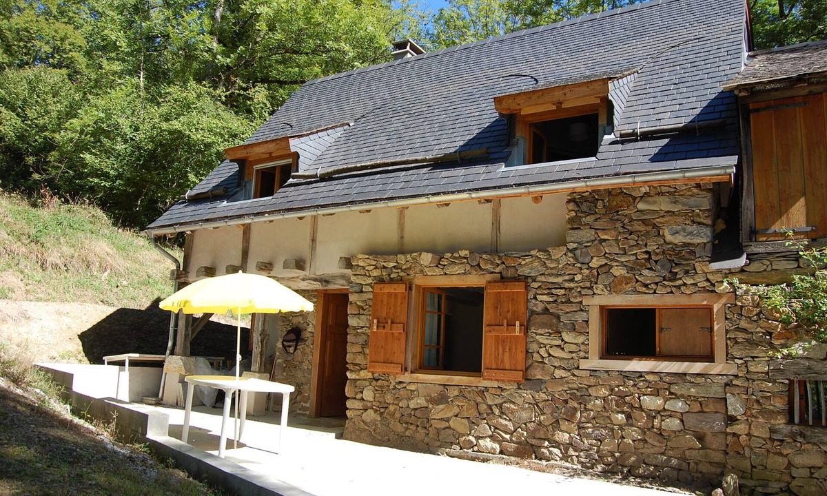 Bonac-Irazein House | Converted barn overlooking the Ariège Pyrenees